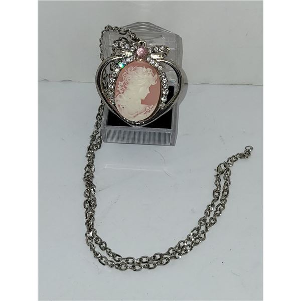 LARGE HEART SHAPE CAMEO NECKLACE