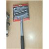 Image 2 : LOT OF VARIOUS WORKSITE TOOLS