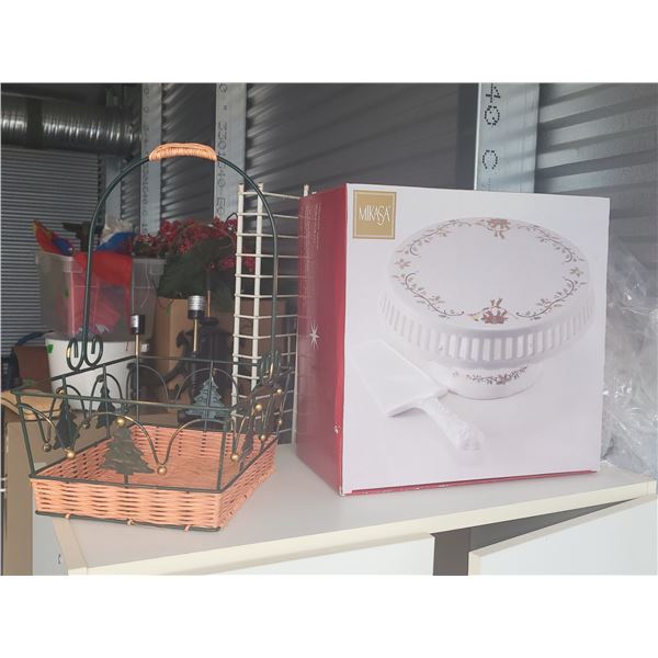 IN BOX MIKASA CHRISTMAS CAKE STAND AND BASKET