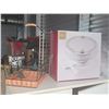 Image 1 : IN BOX MIKASA CHRISTMAS CAKE STAND AND BASKET