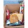 Image 2 : LARGE BOX OF MISC ITEMS