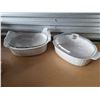 Image 1 : LOT OF 2 4 LITER CORNING WARE CASSEROLE LIDDED DISHES