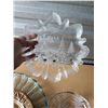 Image 8 : LOT OF VARIOUS GLASS/CRYSTAL SERVING DISHES