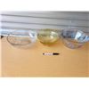 Image 1 : LOT OF 3 VINTAGE GLASS BOWLS