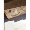 Image 2 : LARGE MOVING BOX 1/2 FULL OF KITCHEN APPLIANCES+