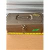 Image 1 : VINTAGE FINE TACKLE METAL  BOX