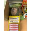 Image 2 : 17L TOTE OF INSECT AND RODENT BAIT TRAPS
