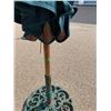 Image 3 : LARGE OUTDOOR UMBRELLA WITH STAND
