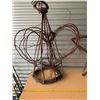 Image 3 : LOT OF 2 GARDEN WILLOW DECOR PIECES