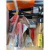 Image 3 : BOX WITH 3 SNOW BRUSHES AND PAINT SUPPLIES