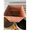 Image 2 : LOT OF 3 PLASTIC OUTDOOR PLANTER