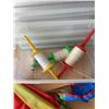 Image 2 : BUCKET WITH 3 KITES