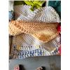 Image 7 : LOT OF OVEN MITTS, NEW DISH CLOTHS, HAND TOWELS