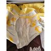 Image 2 : LOT OF NEW AND VINTAGE APRONS, DISH CLOTHS