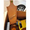 Image 4 : BOX WITH MISC ITEMS - READ DESCRIPTION