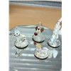 Image 2 : LOT OF 4 GLASS BARON GLASS FIGURINES