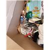 Image 3 : HALF OF LARGE MOVING BOX WITH VARIOUS RANDOM GOODIES
