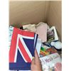 Image 8 : HALF OF LARGE MOVING BOX WITH VARIOUS RANDOM GOODIES
