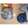 Image 2 : LOT OF VINTAGE TAPE MEASURES
