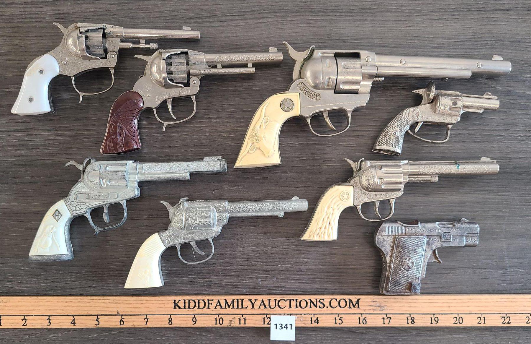 Cap Gun Front LOT OF 8 - CAP GUNS - INCL COWBOY, MOUNTIE & BUFFALO BILL, ETC