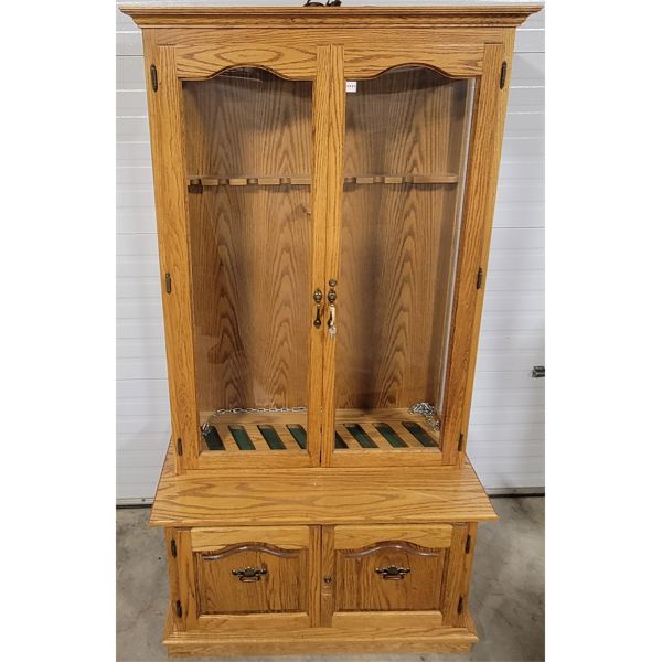 8 GUN OAK CABINET 