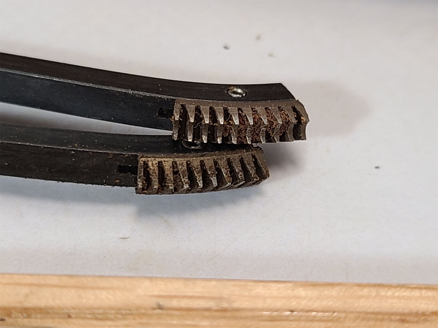 LOT OF 2 - GUNLINE TOOLS CHECKERING SET & WOOD CARVING SET