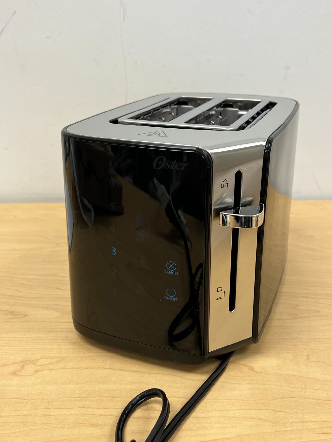 Oster TwoSlice Touchscreen Toaster Looks new see photos