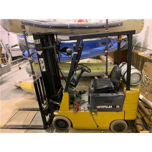 Caterpillar Model 6615, 30 Propane Forklift: 3 stage mast year pre 2001, 3000lbs - USED ( starts and