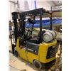 Image 2 : Caterpillar Model 6615, 30 Propane Forklift: 3 stage mast year pre 2001, 3000lbs - USED ( starts and