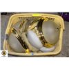 Image 1 : FLAT OF LIGHT FIXTURES
