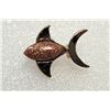 Image 1 : 13)  GOLD TONE AND NATURAL SUNSTONE FISH