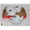 Image 1 : SET OF 4 WHITE MAGNIUM TEAPOTS