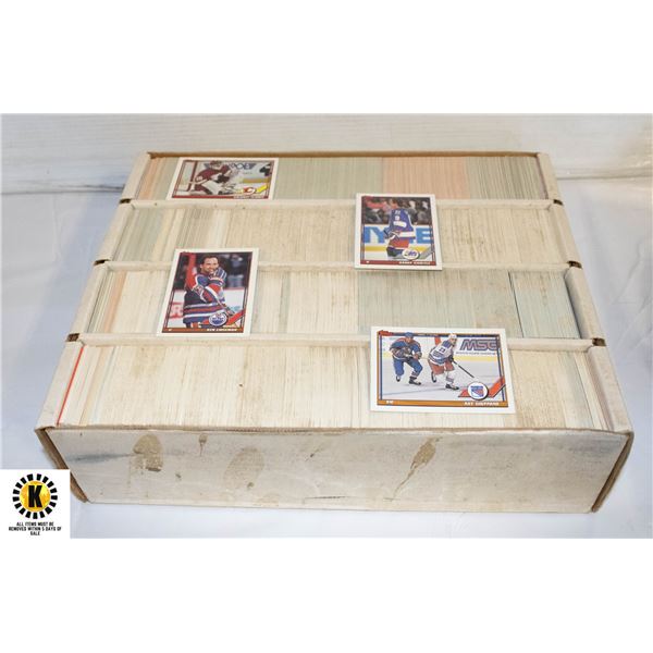 3000 COUNT BOX OF HOCKEY CARDS