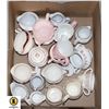Image 1 : BOX OF VARIOUS CERAMIC AND PORCELAIN CREAMERS AND