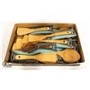 Image 1 : LARGE FLAT OF ASSORTED NEW WOODEN UTENSILS