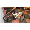 Image 1 : HUFFY KIDS BIKE 6 SPEED 20" WHITE