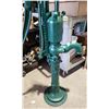 Image 7 : Meyers green hand pump, water pump - excellent condtion