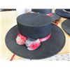 Image 2 : 4 Mexican hats + 1 black hat