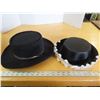 Image 5 : 4 Mexican hats + 1 black hat