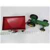 Image 3 : Metal John Deere Tractor #584 + Metal Red Hopper Trailer