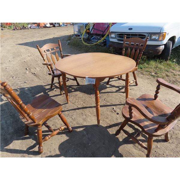 Dining room table set with 4 chairs GREAT condition solid wood end chairs have arm rests