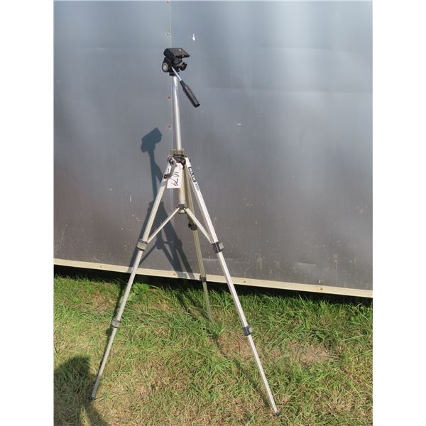 "Slik" Aluminum tripod 35D - 61.5" tall