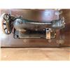 Image 12 : Antique Singer sewing machine