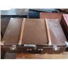 Image 2 : Vintage suit case (16.5"x25.5") with 4 electric heaters (look to be new)