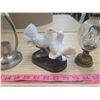 Image 2 : lot of 3 decorative items - doves kissing, tea lamp, glass item