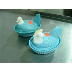 SET OF CHICKEN ON NEST