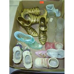 TRAY LOT OF SHOES & BOOTS