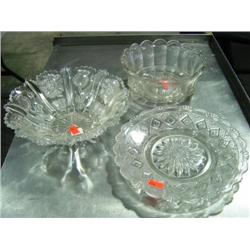 LOT OF GLASSWARE