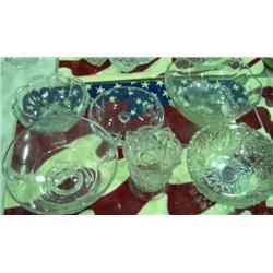 LOT OF GLASSWARE