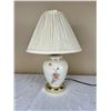 Image 1 : Floral Glass Table Lamp